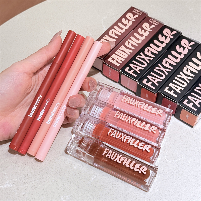 Huda Beauty contorno de labios - Beauty Linasi Makeup reseña y precio