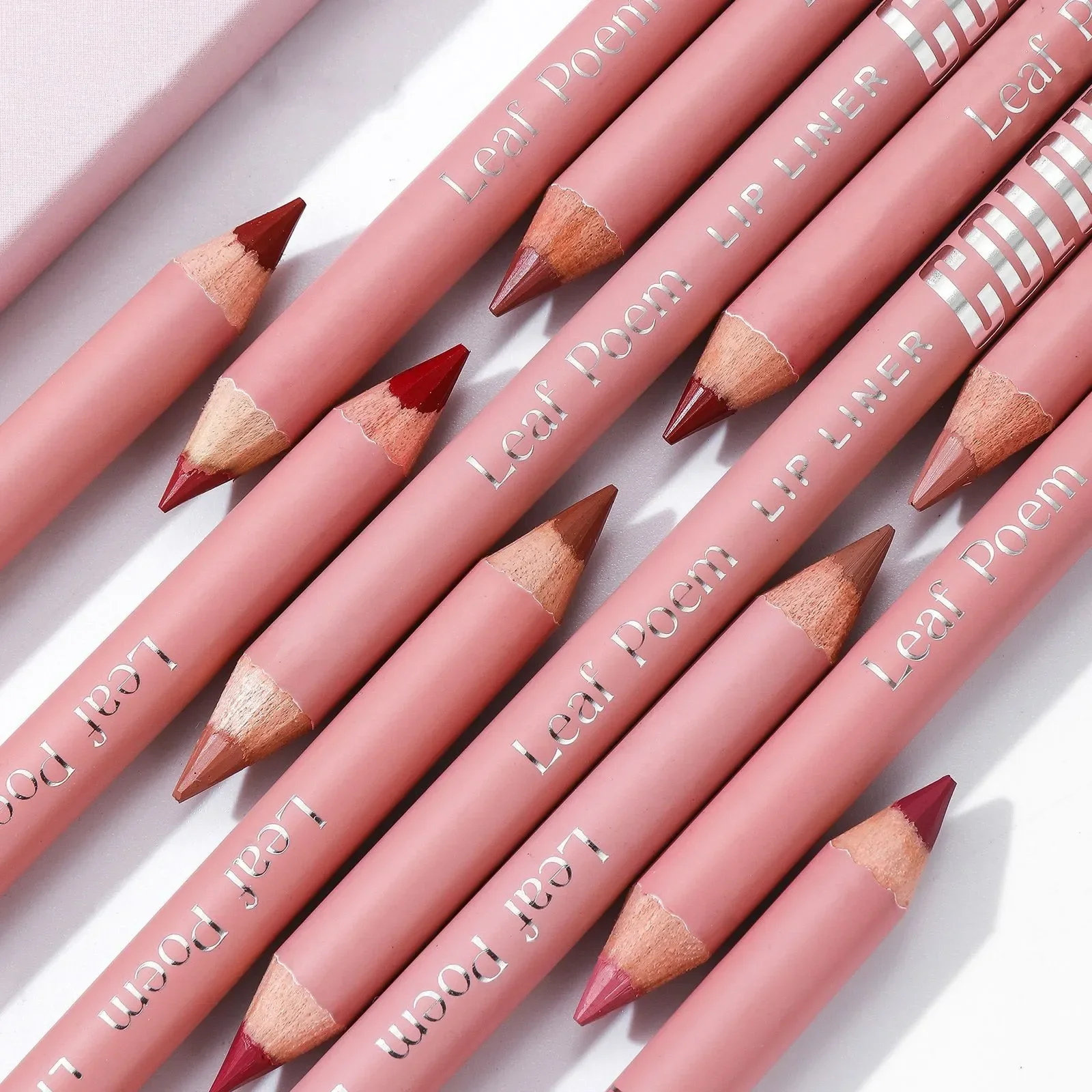 Delineador de labios marrón de - Beauty Linasi Makeup reseña y precio